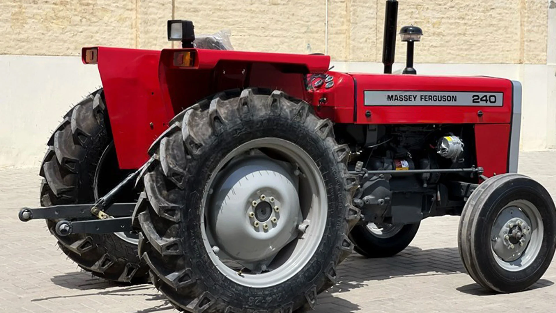 Massey Ferguson 375