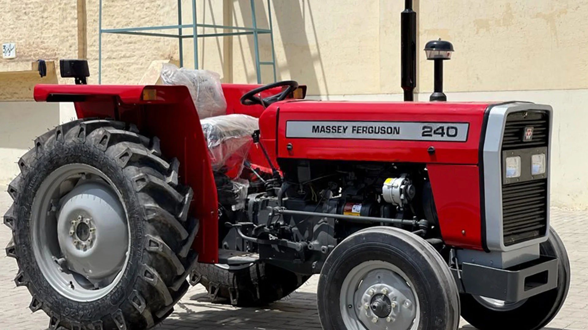 Massey Ferguson 375