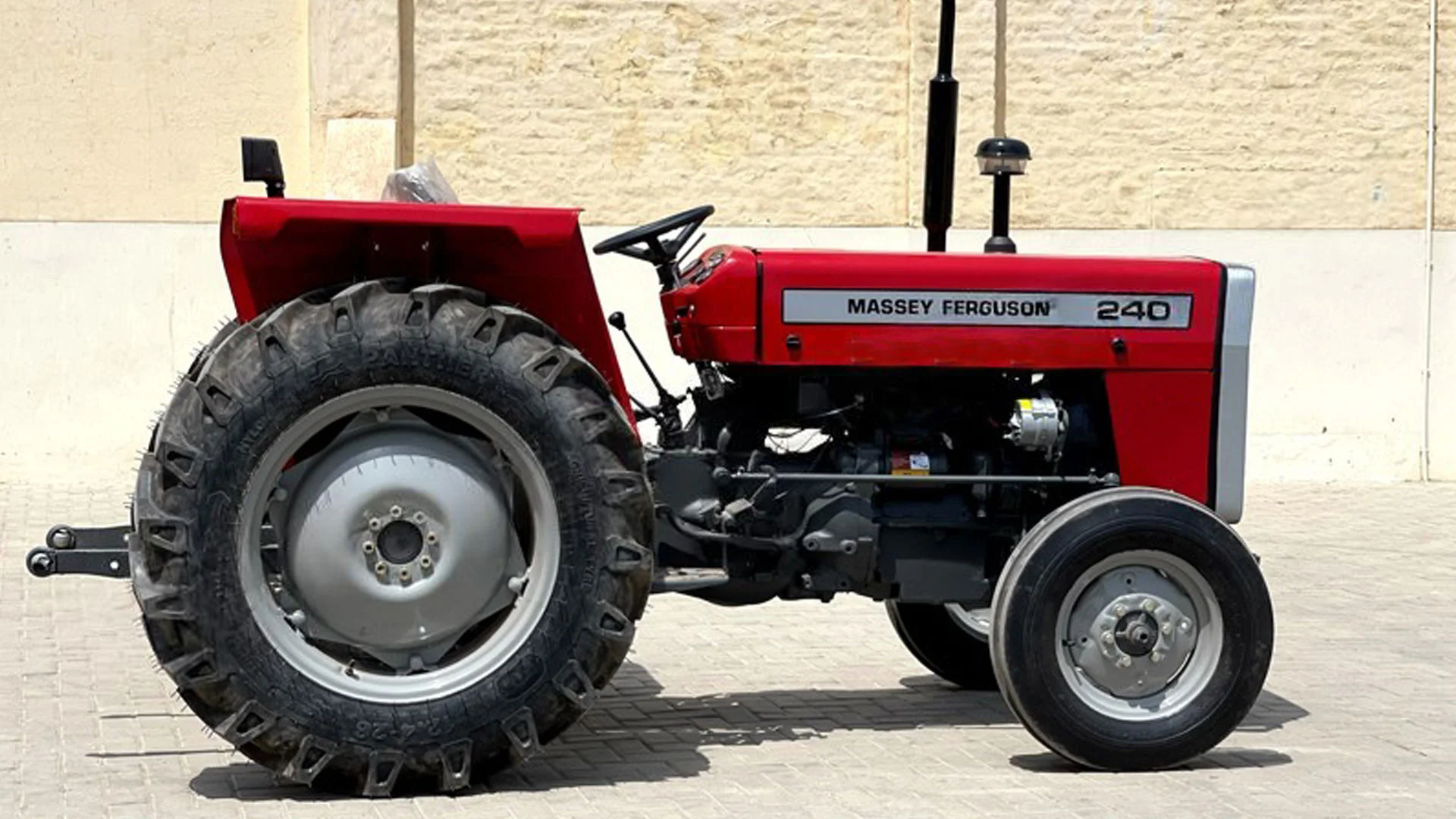 Massey Ferguson 375